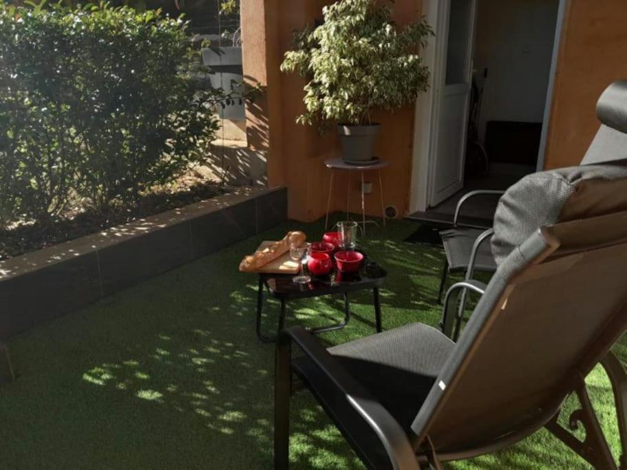 Appartement Spacieux &Tres Calme. Spacious & Very Quiet Apartment. Carros Dış mekan fotoğraf